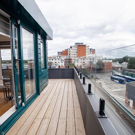 Апартаменты Two Bed Flat With Wrap Around Terrace Near Legoland, Windsor, Tube Station Слау Экстерьер фото